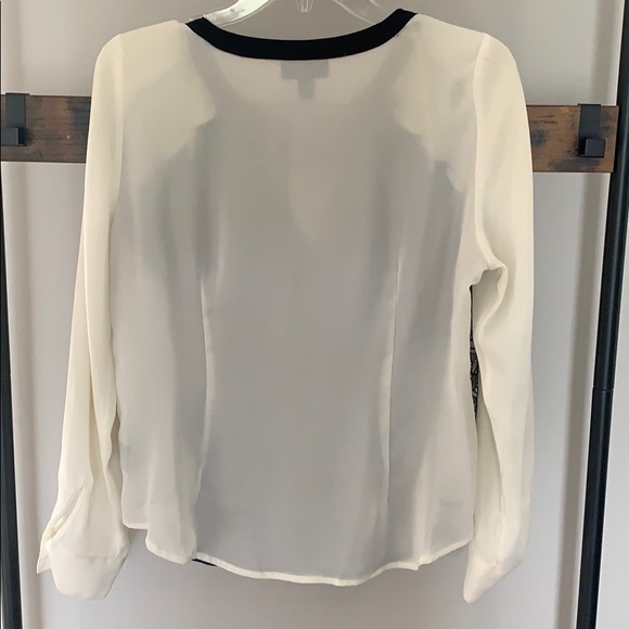Worthington Blouse - Picture 2 of 3